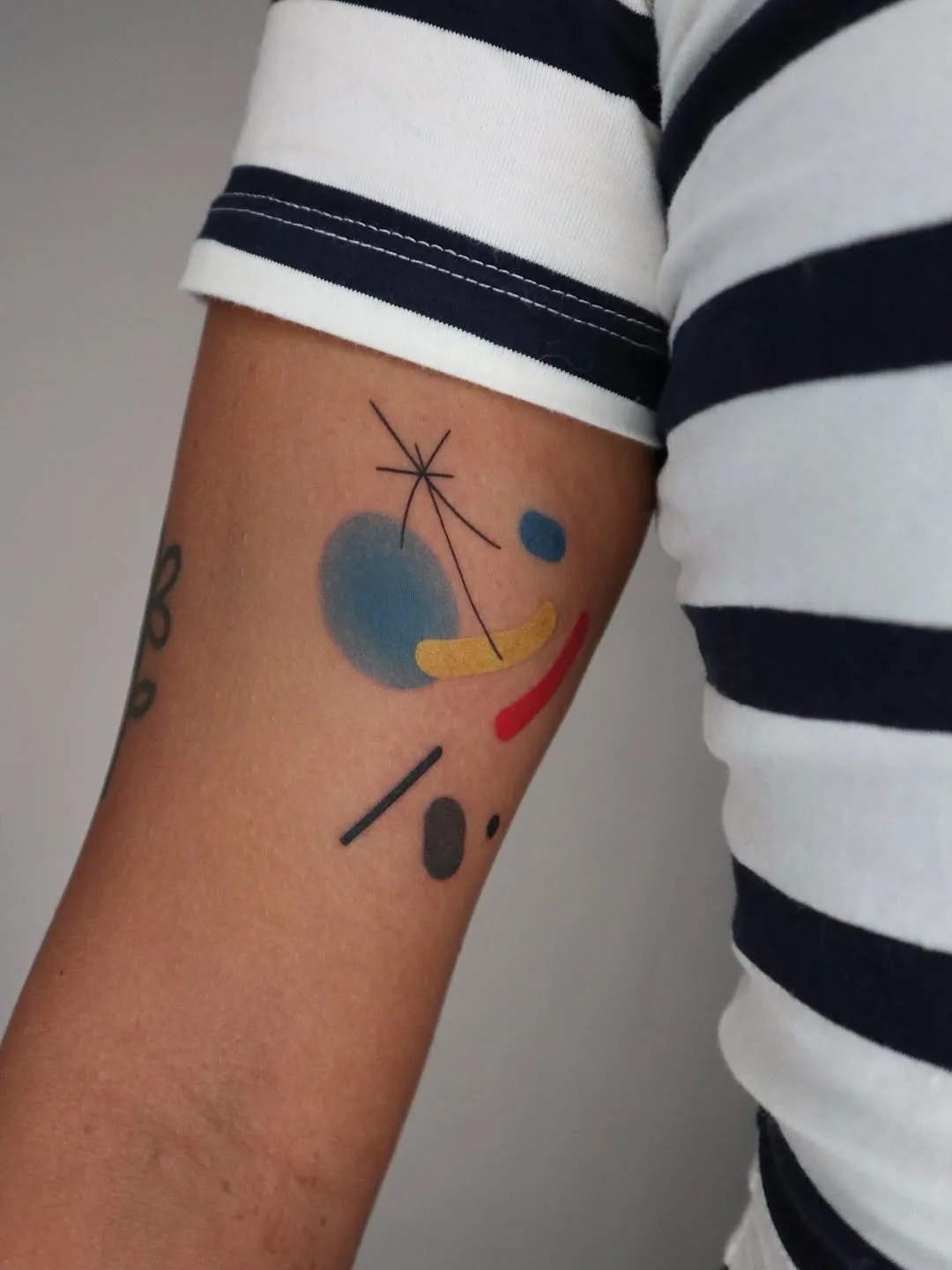 Blekanddots: How Color Theory and Composition Shape a Tattoo Artist - image 7