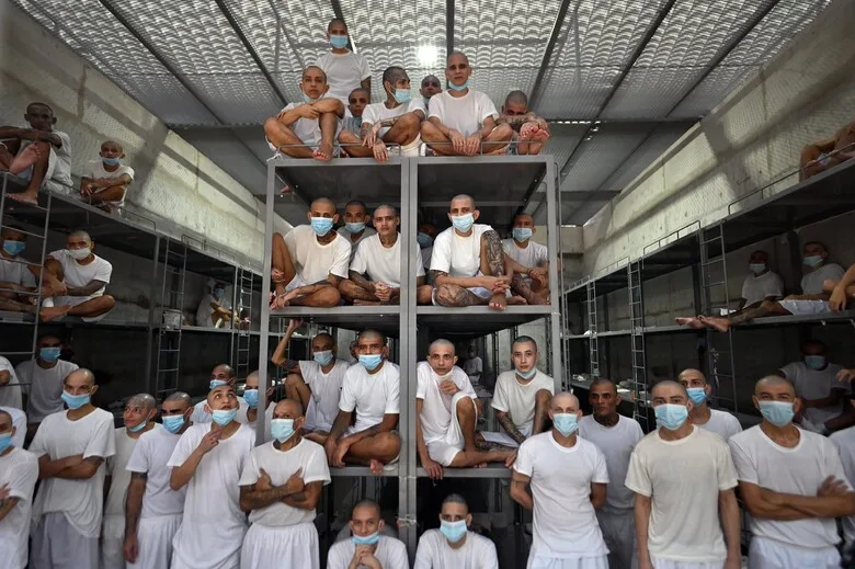 View of CECOT cells, where prisoners are held in strict isolation. Photo: U.S. News & World Report.