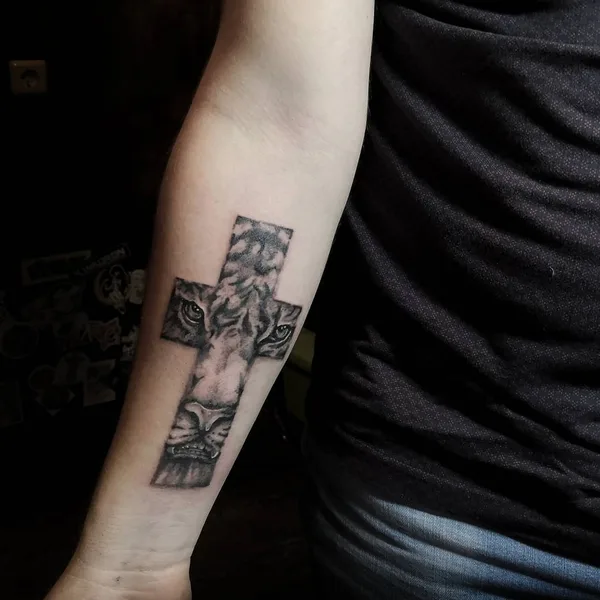 Fine Line tattoo by Дарья Голявина in Воронеж