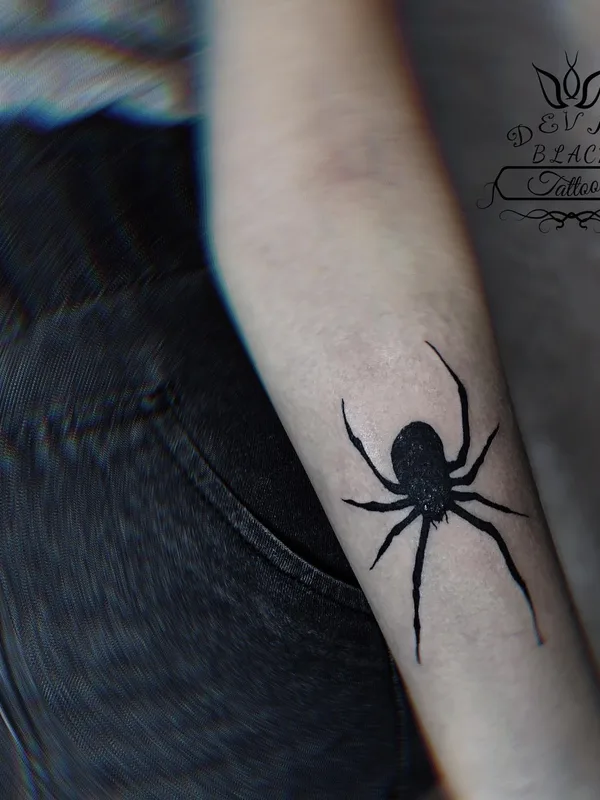 black blackwork tatuaje en forearm #49639 | Tatuador Валентина Городецкая