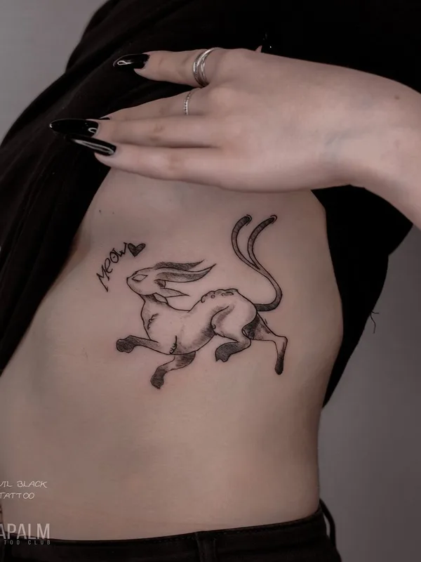 female black and grey linework tatuaje en ribcage #49632 | Tatuador Валентина Городецкая