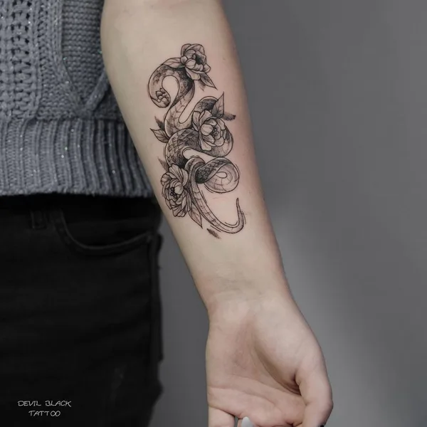 Graphic tattoo by Валентина Городецкая in Воронеж