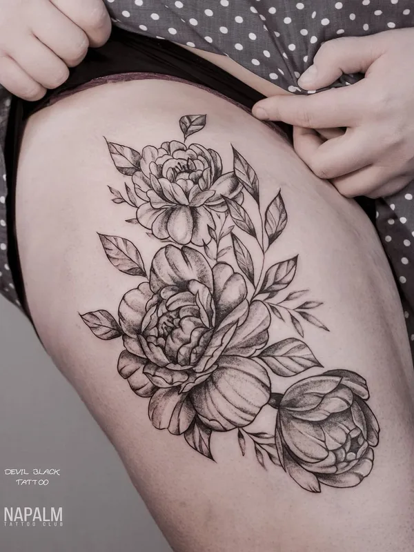 female black and grey black and grey tatuaje en thigh #49638 | Tatuador Валентина Городецкая