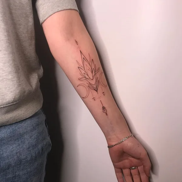 Fine Line tattoo by Даша Черникова in Воронеж