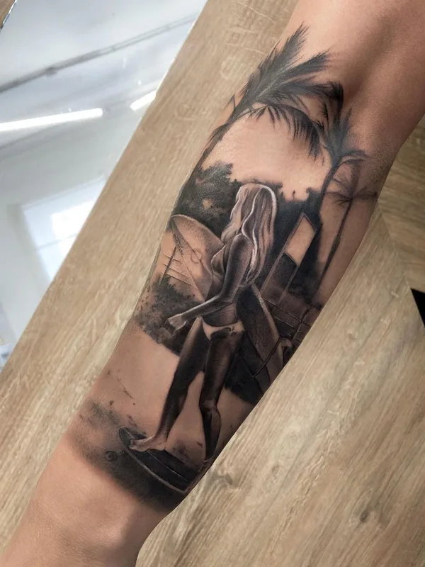 female black and grey realism tatouage sur forearm #49668 | Artiste tatoueur Александра Горбунова