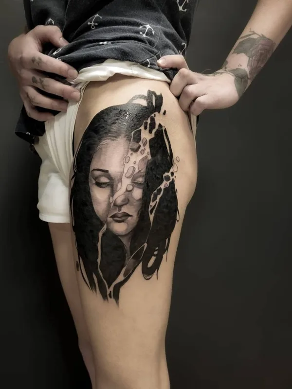 female black and grey black and grey 纹身 在 thigh #49702 | 纹身师 Владимир GLOK