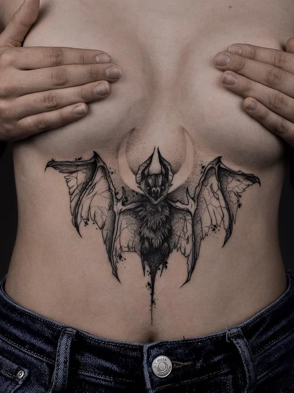 female black and grey blackwork Tatuaggio su sternum #52924 | Tatuatore Павел Верцебовский
