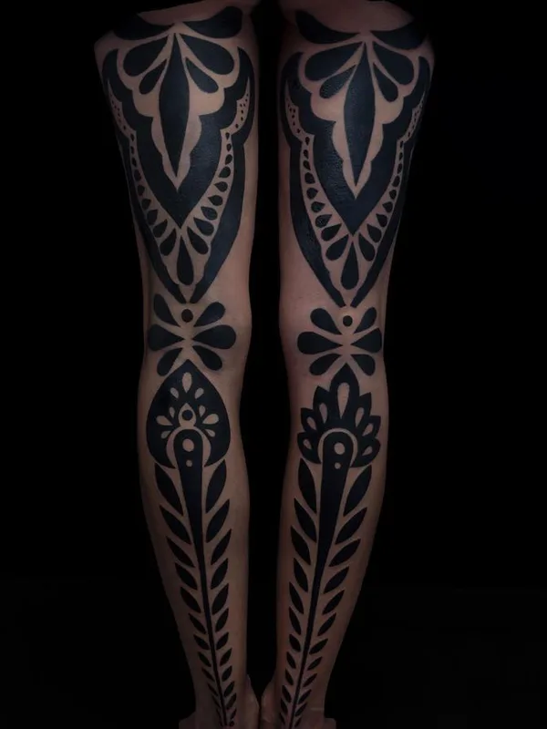 black blackwork татуировка на full leg #67559 | Тату мастер Viktor Ódor