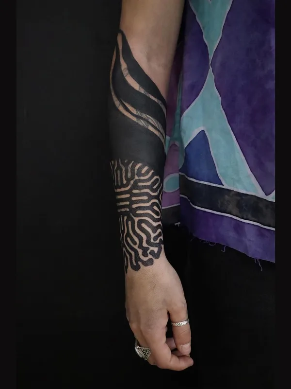 black blackwork татуировка на forearm #67562 | Тату мастер Viktor Ódor