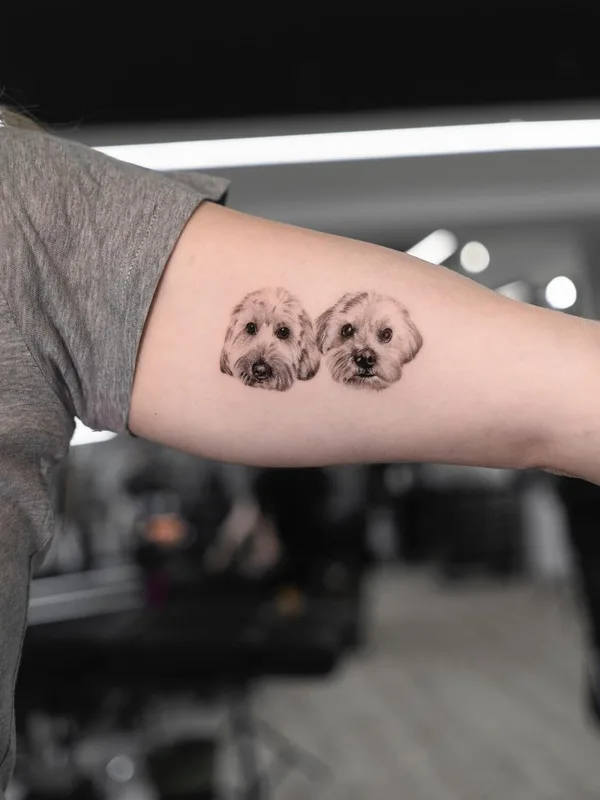 female black and grey realism tatuaje en forearm #67580 | Tatuador Dencz Orsolya