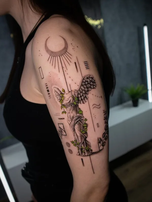 female black and grey black and grey tatouage sur upper arm #67586 | Artiste tatoueur Ódor Benjámin