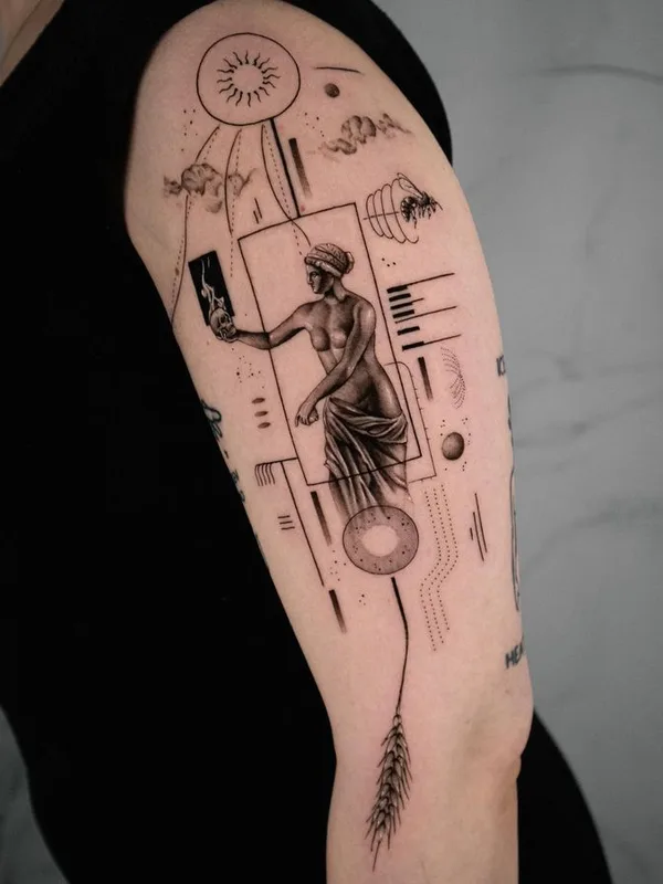 black and grey blackwork tatouage sur upper arm #67583 | Artiste tatoueur Ódor Benjámin