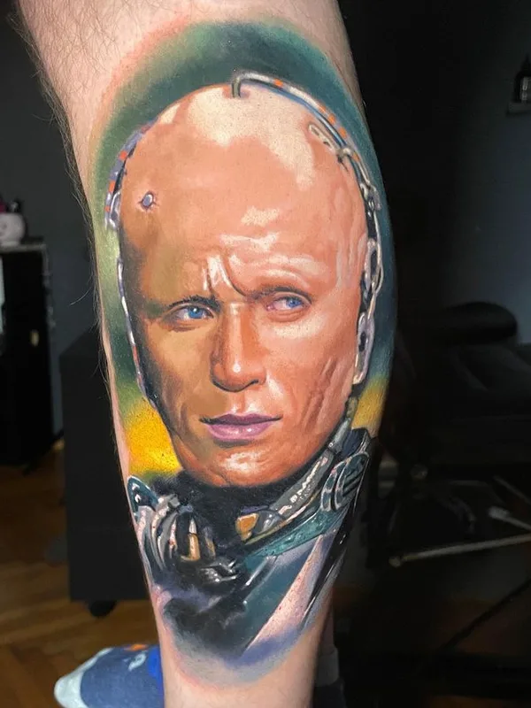 color photorealism tatuaje en calf #67592 | Tatuador Szabolcs Oravecz