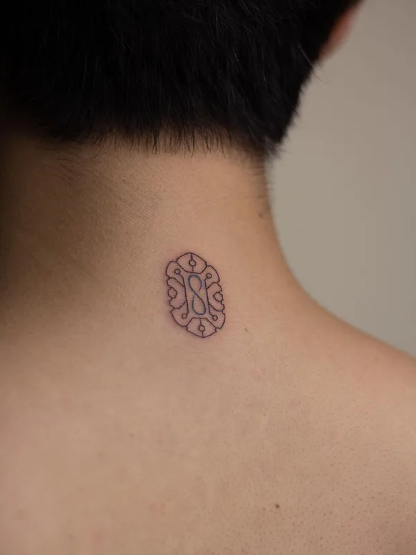 black linework Tatuagem em back of neck #59443 | Tatuador Charina Muratova