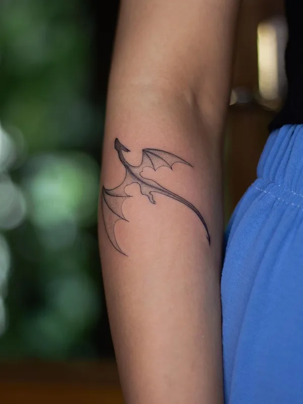 black and grey linework Tatuagem em forearm #59447 | Tatuador Charina Muratova