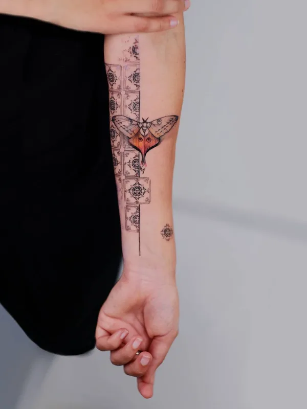 female color illustrative tatouage sur forearm #43584 | Artiste tatoueur Ege Onat Gezer