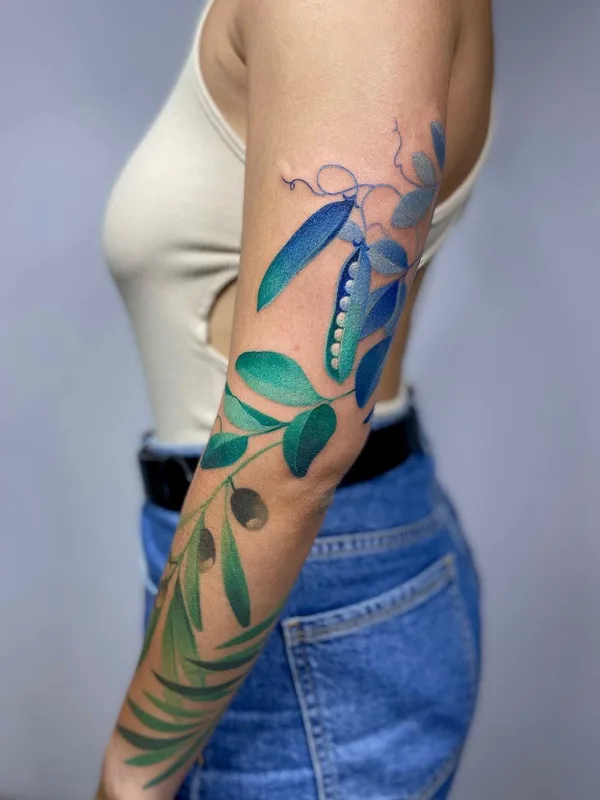 female color botanic Tatuagem em forearm #43602 | Tatuador Даша Ебалотная