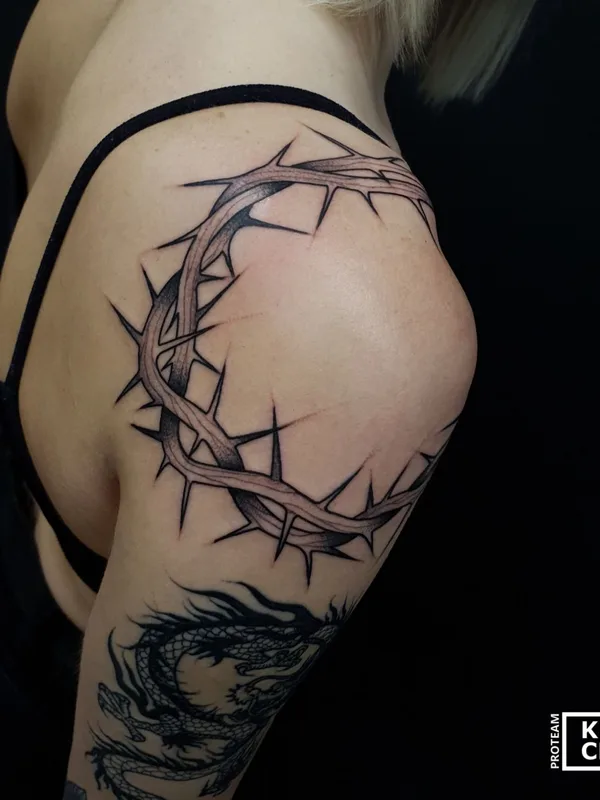 female black and grey black and grey tatuaje en shoulder #43790 | Tatuador Tradislav