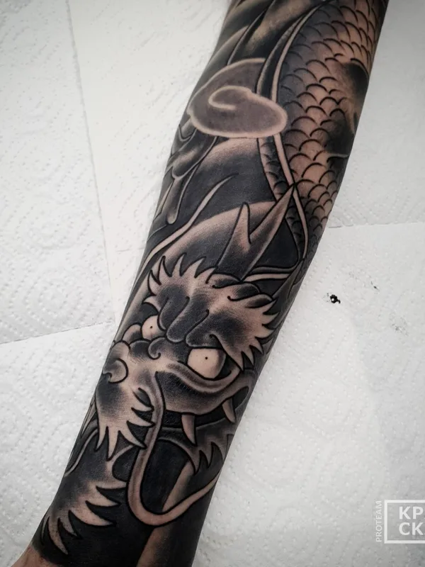 black and grey japanese tatuaje en forearm #43794 | Tatuador Tradislav