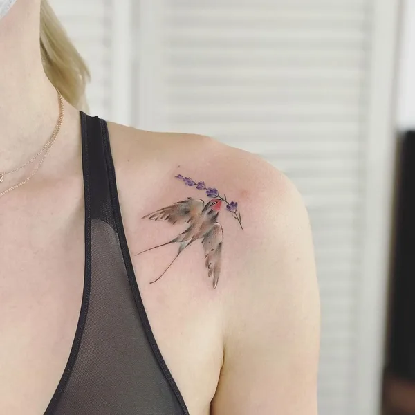 Feminine tattoo by Сельма Нагель in Moscow