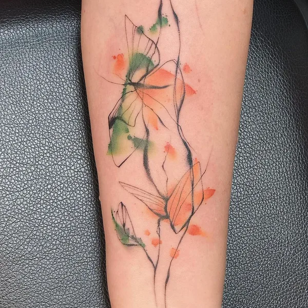 Feminine tattoo by Сельма Нагель in Moscow