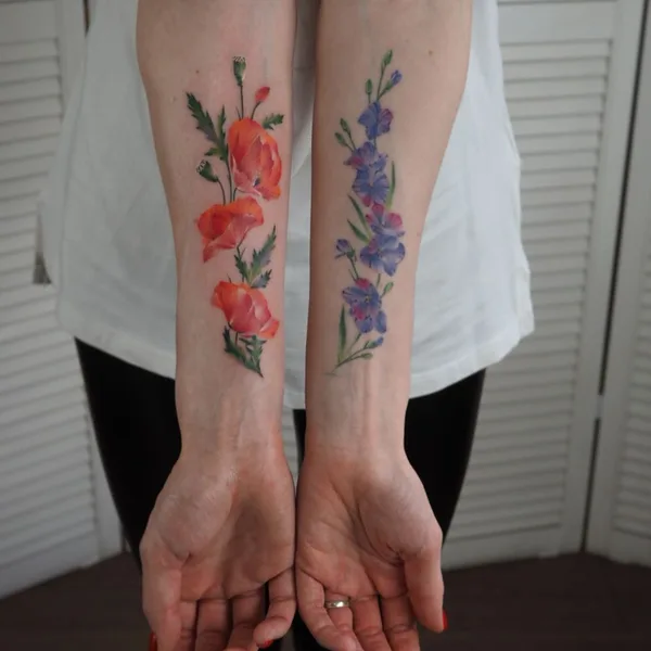Feminine tattoo by Сельма Нагель in Moscow