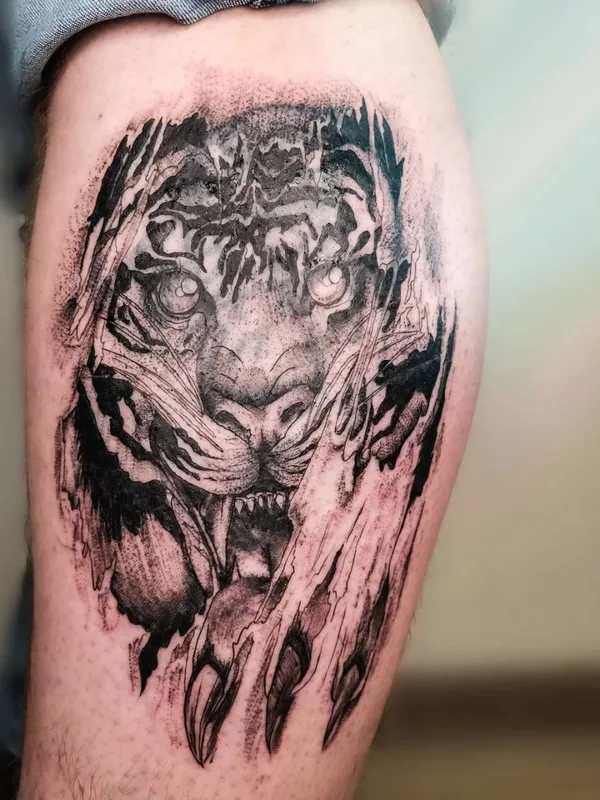 black and grey black and grey tatuaje en calf #59972 | Tatuador Алина Ашарчук