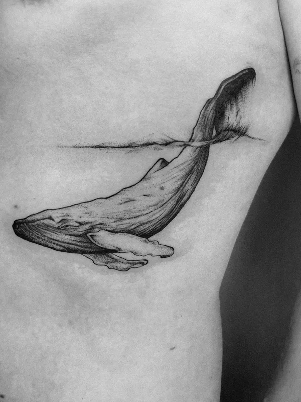 black and grey blackwork tatuaje en side #59971 | Tatuador Алина Ашарчук