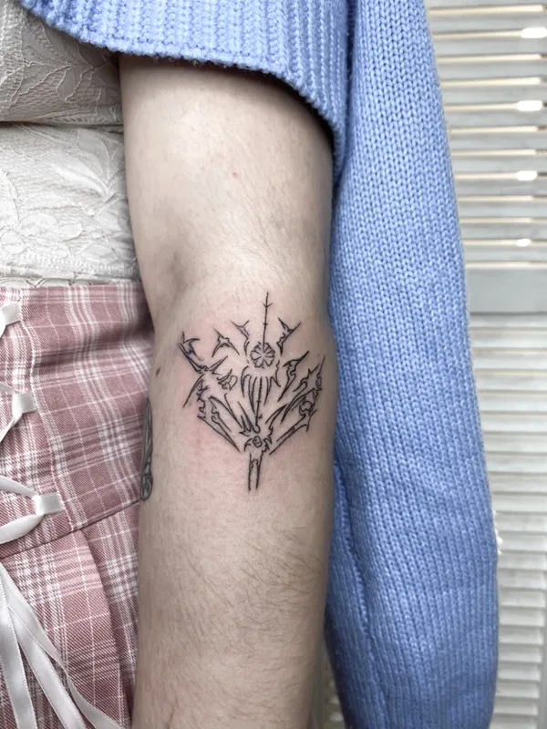black linework татуировка на inner arm #60021 | Тату мастер Handpokek
