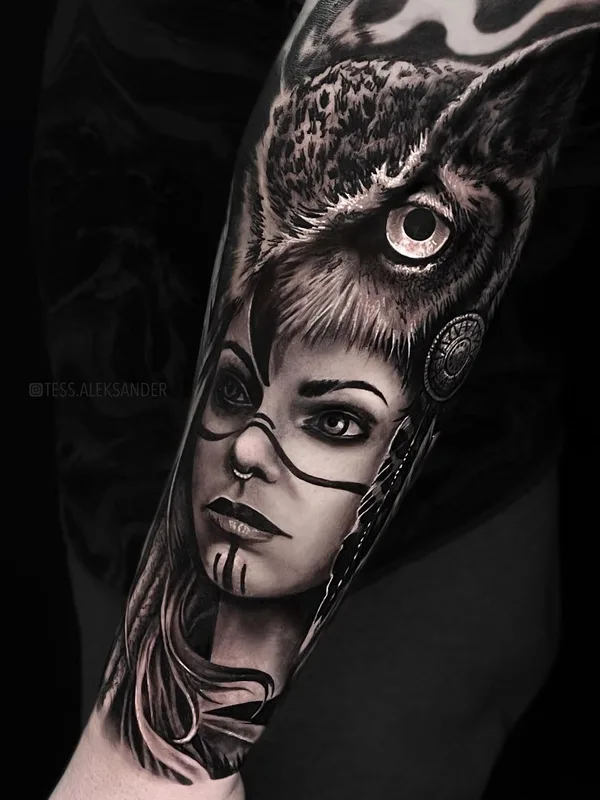 female black and grey realism татуировка на forearm #49855 | Тату мастер Александр Теслин