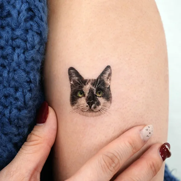 miniature tattoo by  Ria Kim in Seoul