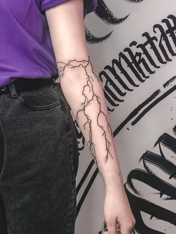 black linework татуировка на forearm #49953 | Тату мастер Слёзы Мамки
