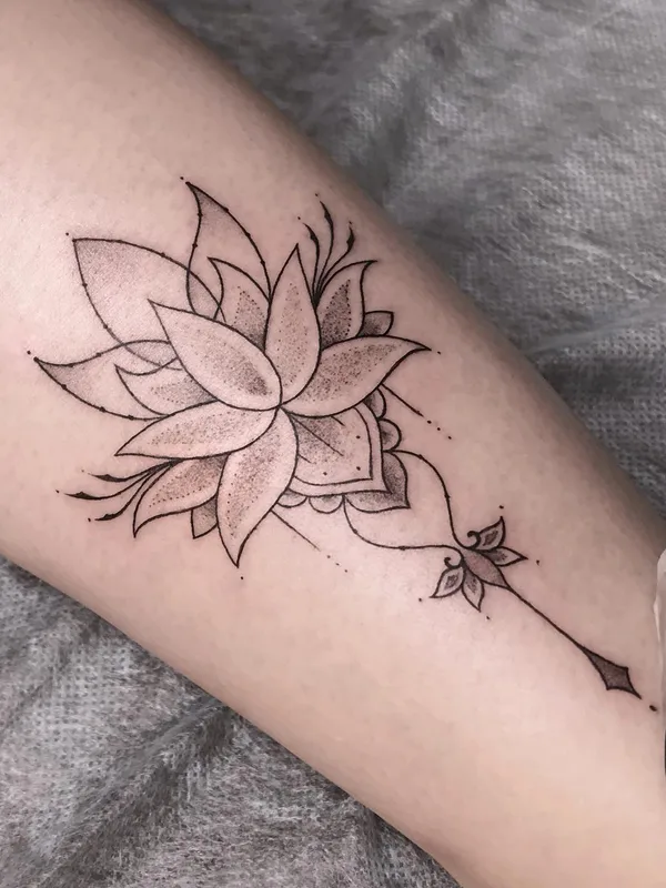 black and grey linework tatouage sur calf #49978 | Artiste tatoueur Евгения Стрелецкая