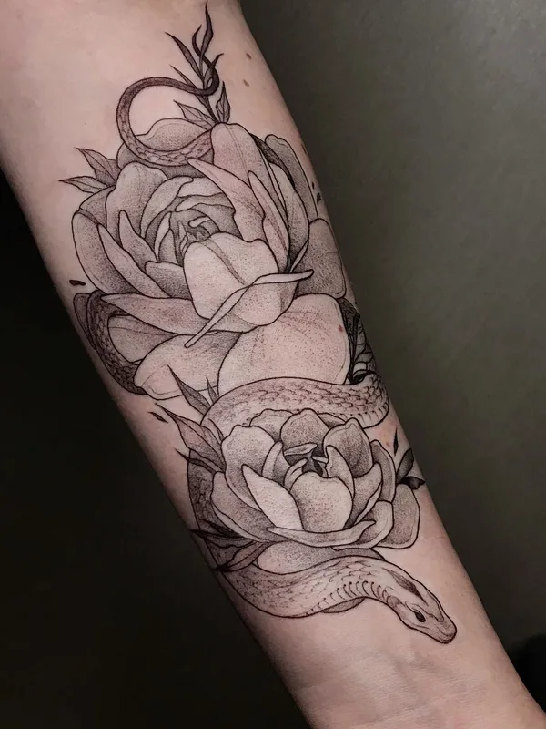 black and grey black and grey tatouage sur forearm #49975 | Artiste tatoueur Евгения Стрелецкая