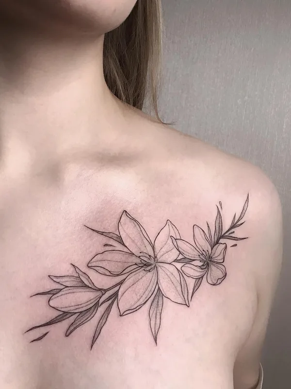 female black fineline tatouage sur collarbone #49976 | Artiste tatoueur Евгения Стрелецкая