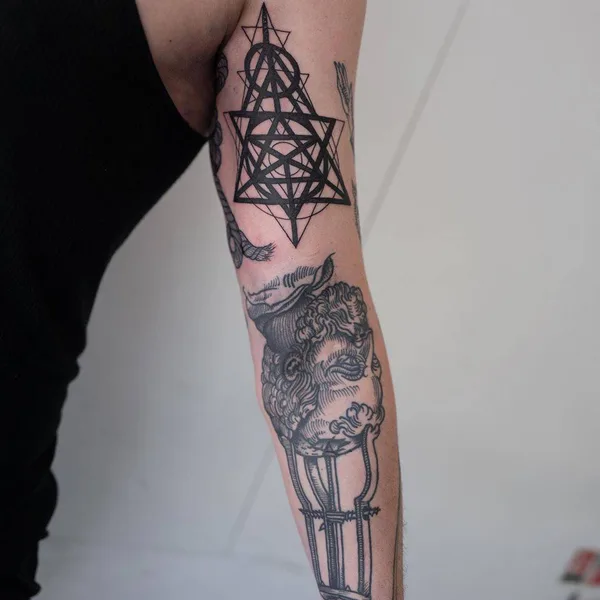 Dotwork tattoo by Maxime Plescia-Buchi in Zürich