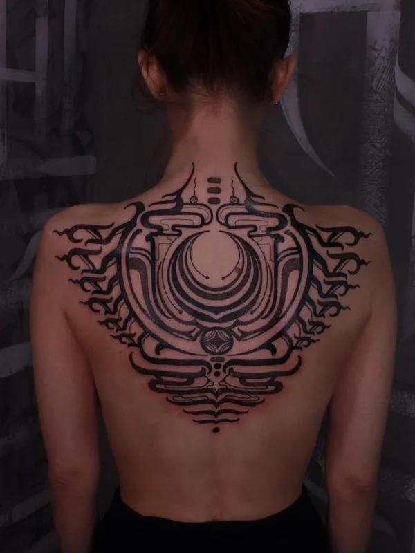 female black ornamental татуировка на upper back #58114 | Тату мастер Stan Finger