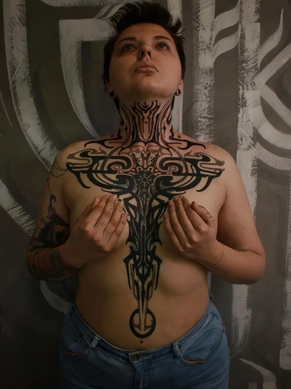 female black blackwork татуировка на chest #58129 | Тату мастер Stan Finger