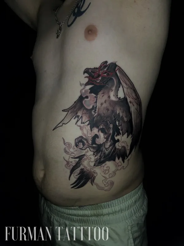 male black and grey japanese tatuaje en ribcage #73244 | Tatuador Иван Фурман