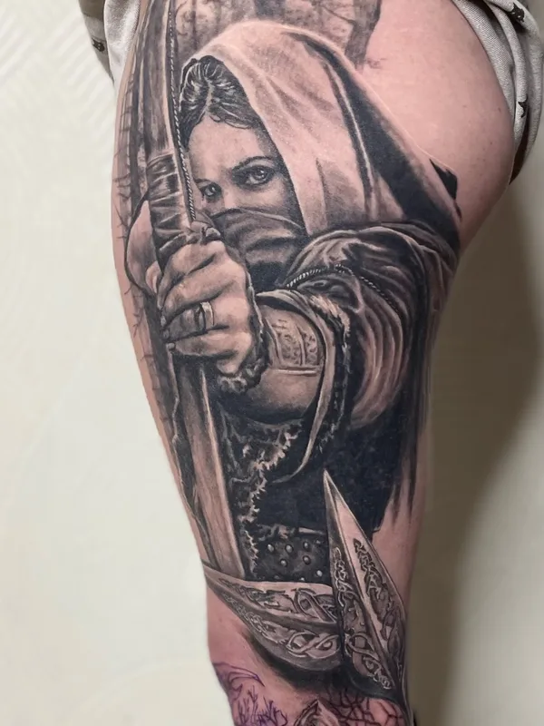 female black and grey realism Tatuagem em thigh #74285 | Tatuador Олег Иферов