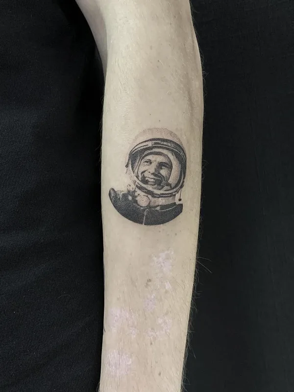 Minimalism tattoo by Ангелина Дормидонтова in Moscow