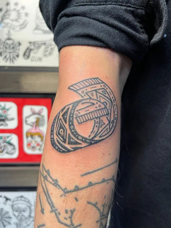 black geometric татуировка на forearm #44079 | Тату мастер Антон Сакво