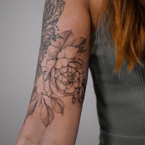 Graphic tattoo by Полина Матвеева in Saint Petersburg
