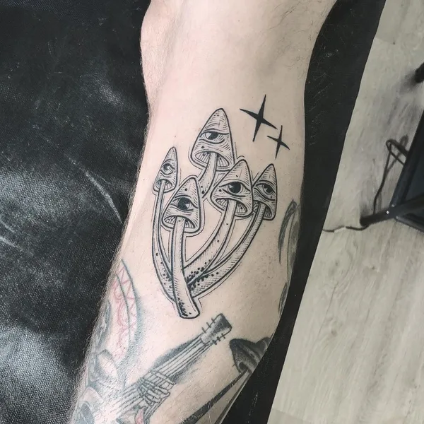 Graphic tattoo by Филипп Болвинов in Moscow