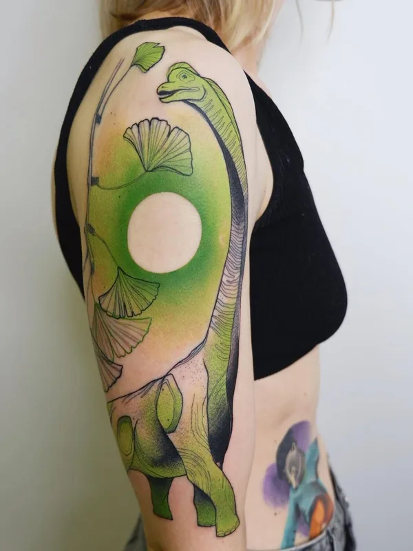 female color illustrative tatuaje en upper arm #44167 | Tatuador Ann Lilya