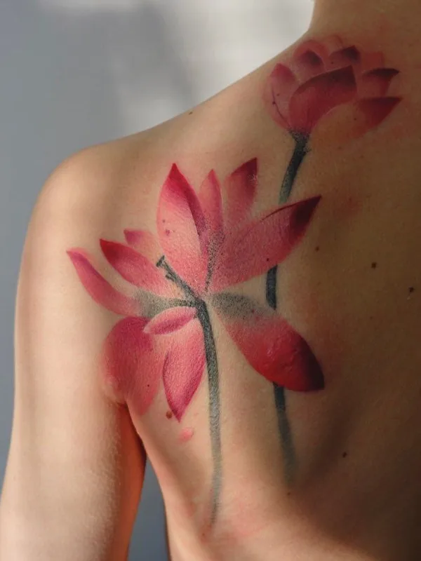 color watercolor tatuaje en shoulder blade #44164 | Tatuador Ann Lilya