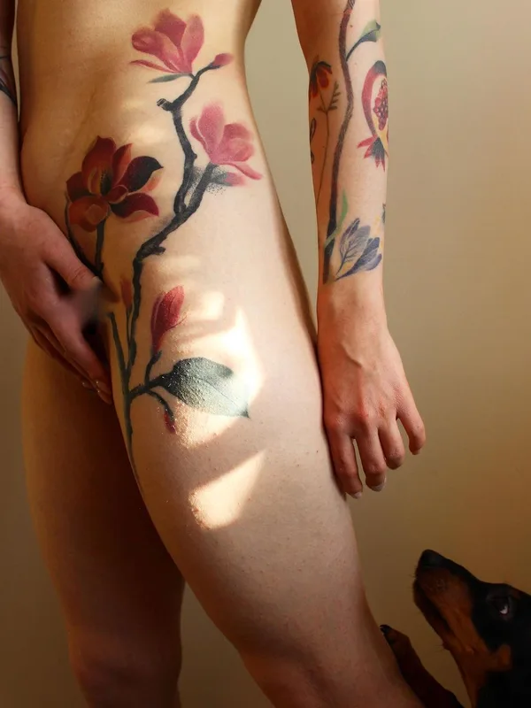 color botanic tatuaje en thigh #44163 | Tatuador Ann Lilya