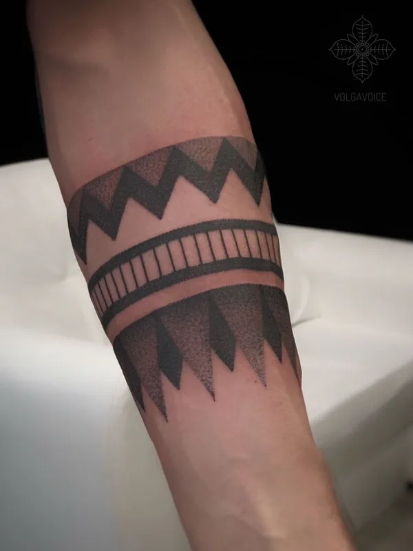 black geometric татуировка на forearm #35423 | Тату мастер Egor Vavilov