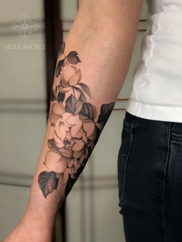 female black and grey black and grey татуировка на forearm #35425 | Тату мастер Egor Vavilov