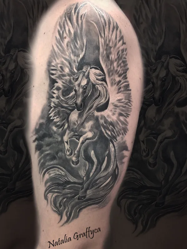 black and grey realism tatuaje en shoulder #39223 | Tatuador Наталья Graffyca Кирильчук